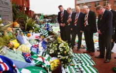celtic-fans-leave-tributes-to-tommy-burns-at-celtic-park-4.jpeg